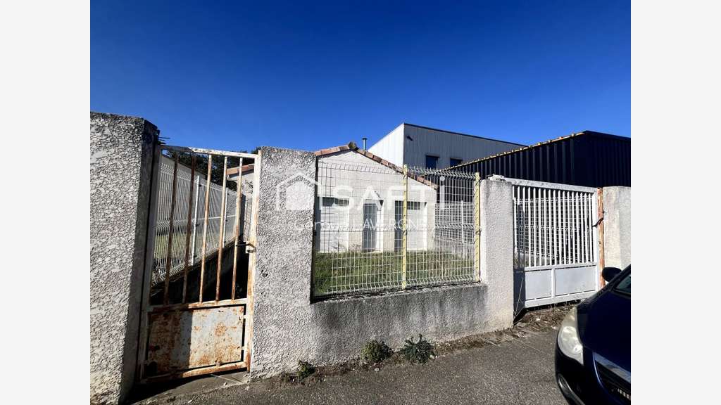 A vendre local 95m²à La Salvetat Saint Gilles N124