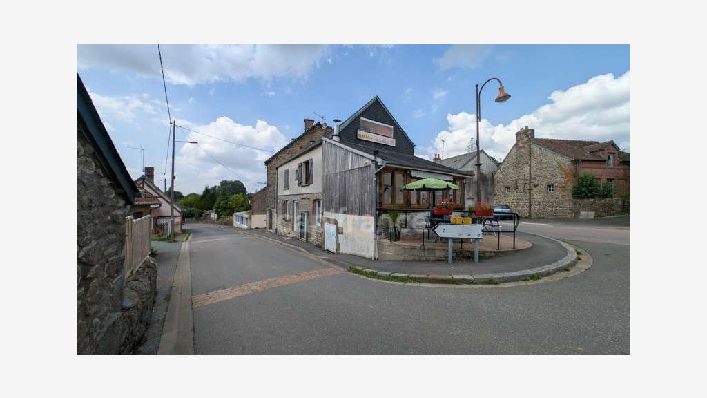 A vendre local commercial à La Sauvagère