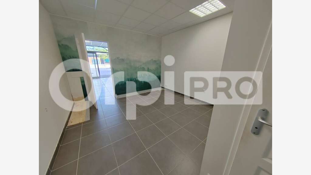 AV local commercial 37m² empl N°1 La Teste de Buch
