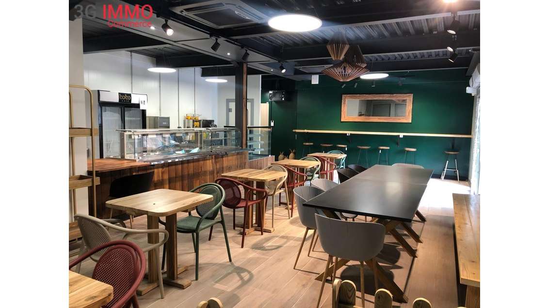 Vente local commercial 293m² à La Trinité