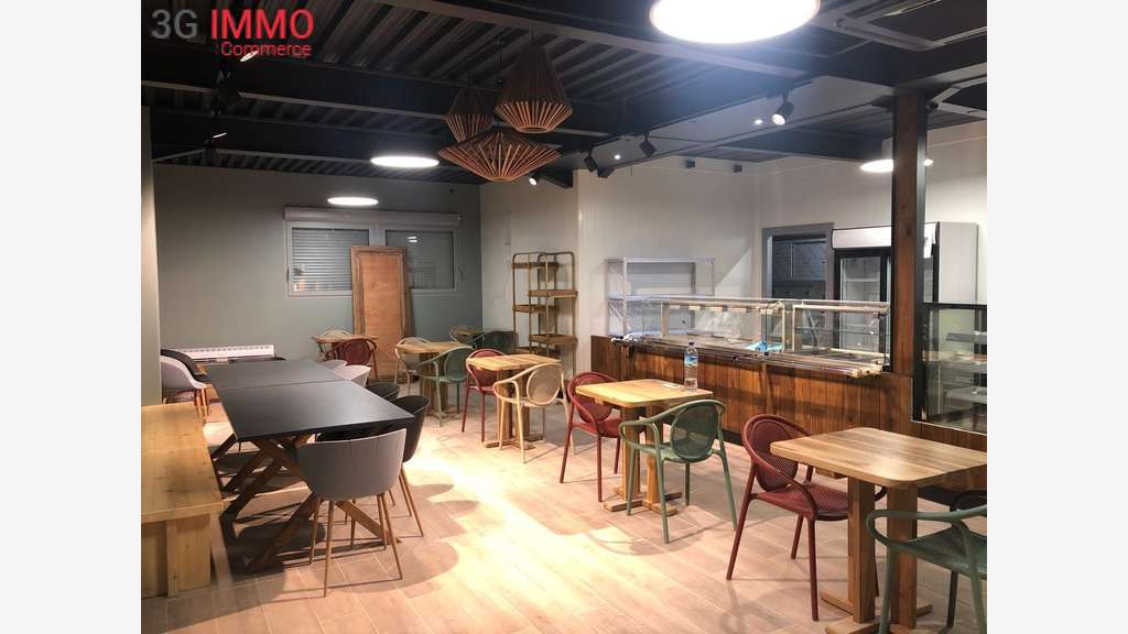 Vente local commercial 293m² à La Trinité