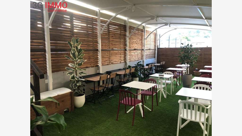 Vente local commercial 293m² à La Trinité