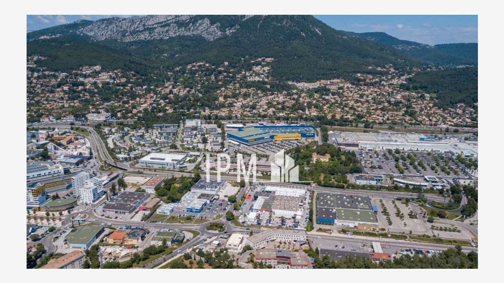 A vendre local commercial  297m² La Valette du Var