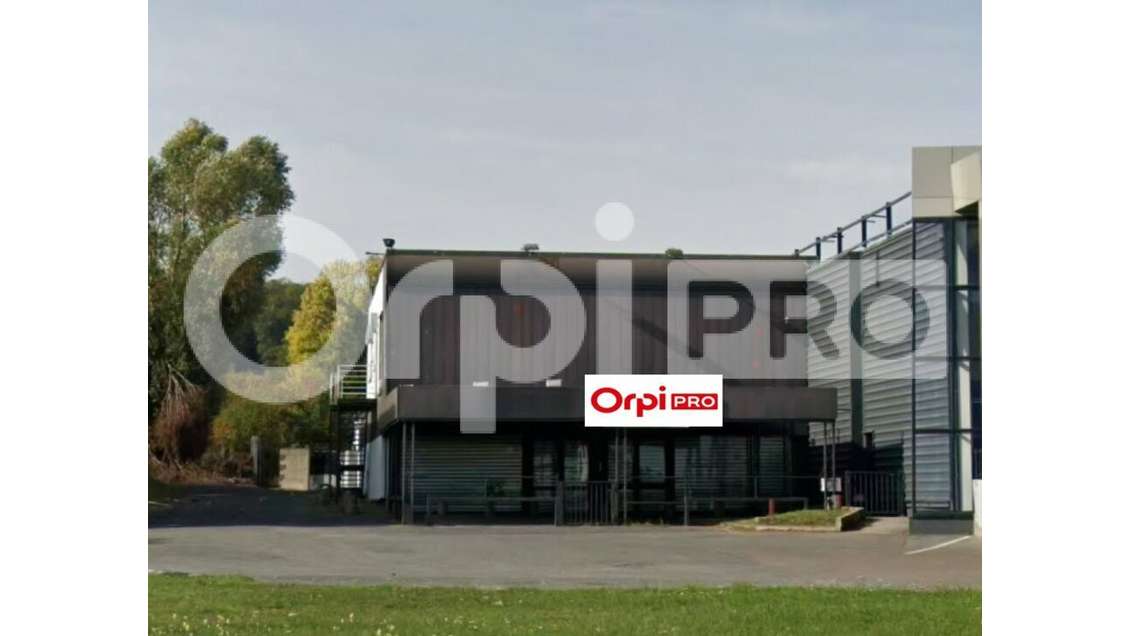 Vente complexe de 1000m² La Ville-du-Bois bord N20