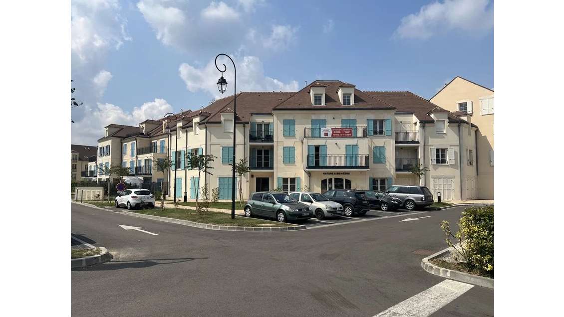 Commerce 39m² à vendre dispo immédiate à Lamorlaye