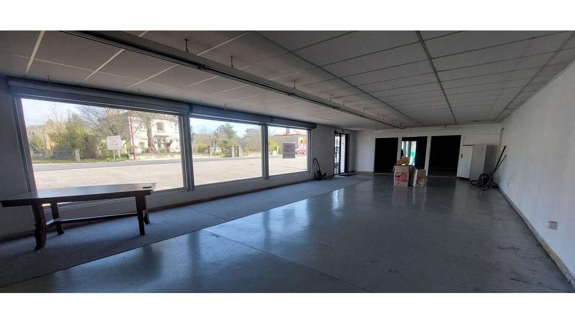 Vente murs commerciaux 267m² à Lamothe-Montravel