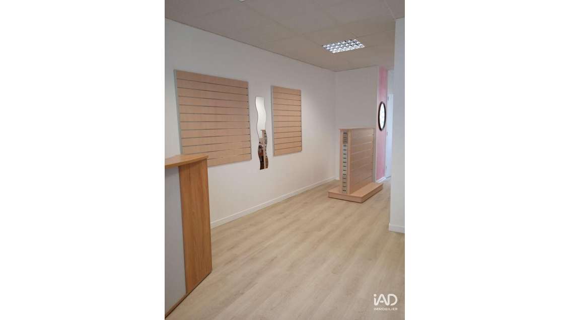 Murs commerciaux à Lamure-sur-Azergues