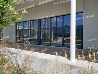 A vendre locaux commerciaux 550m² à Landerneau