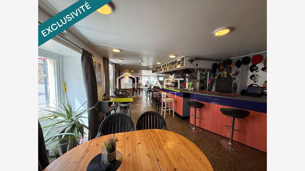 Immeuble mixte avec local commercial et 2 logts