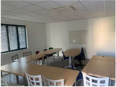 A vendre local commercial 790m² à Laval