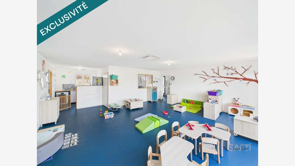 AV local commercial 240m² bien situé Le Bernard