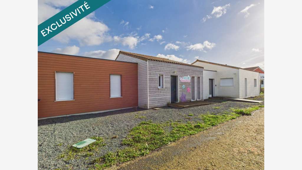 AV local commercial 240m² bien situé Le Bernard