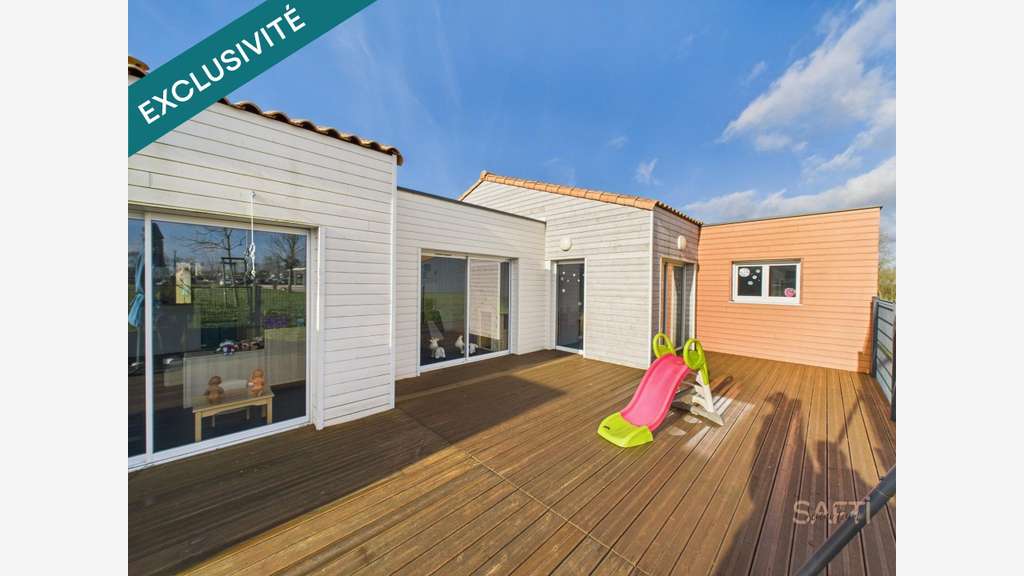 AV local commercial 240m² bien situé Le Bernard