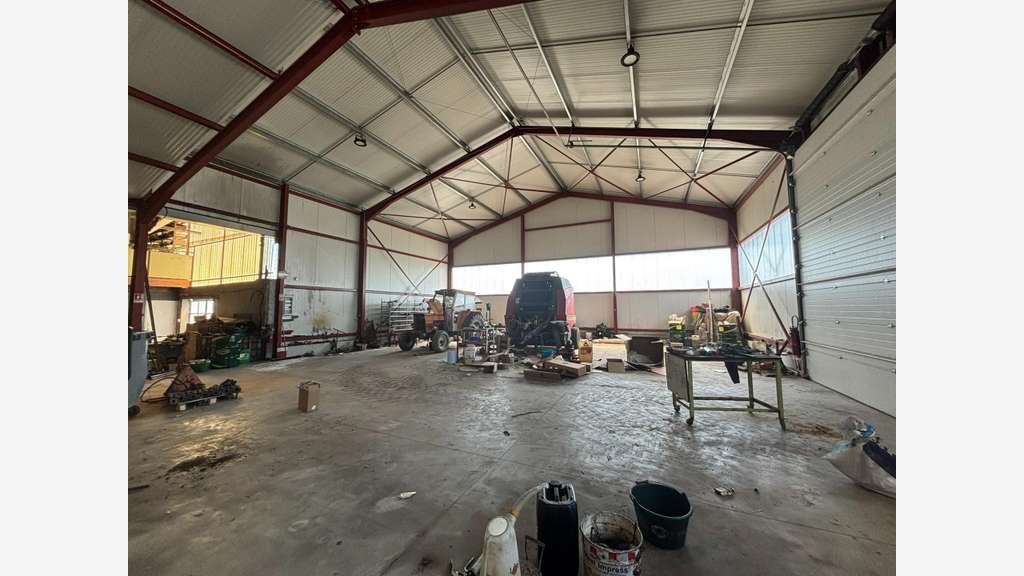 Vente ancien garage avec magasin au Bouchaud