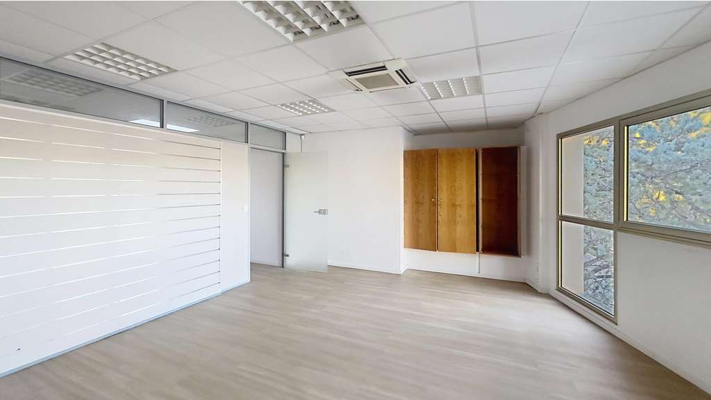 Vente bureaux 280m² prêts à l’emploi au Cannet