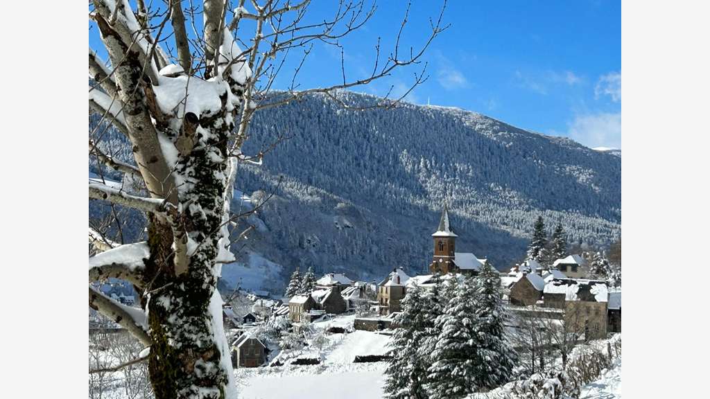 Ensemble hôtelier avec restaurant – Murs et fonds 