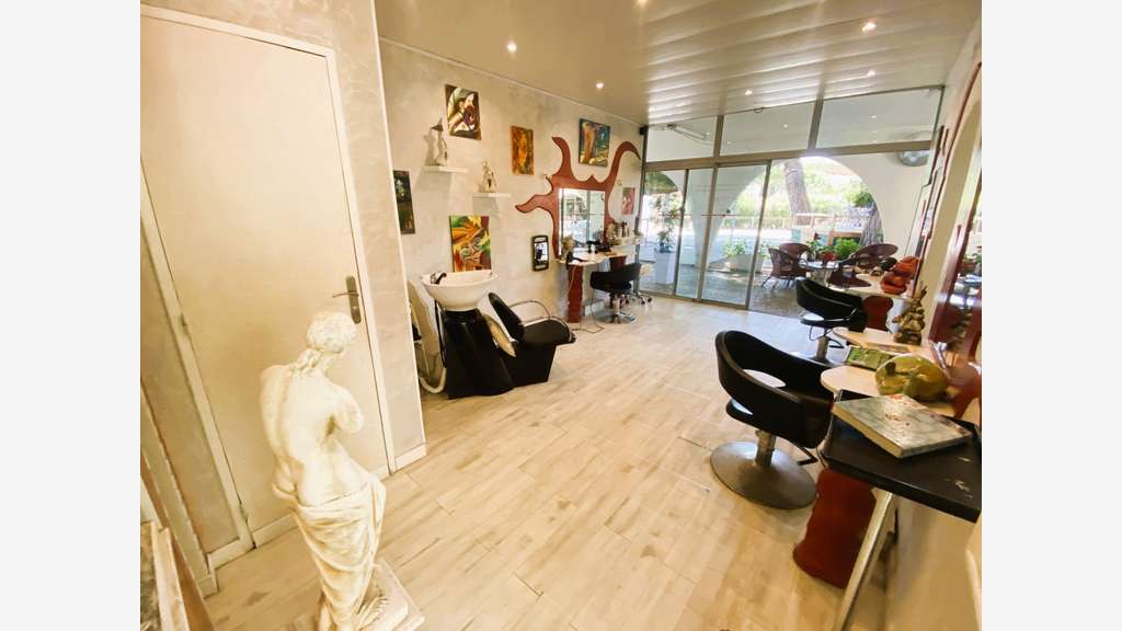 Vente local commercial Libre 41m² Port Camargue