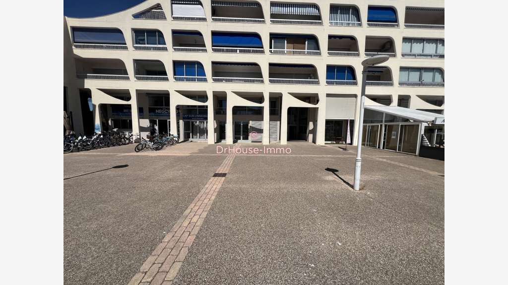 Mur avec appartement à Port Camargue Quai Honneur