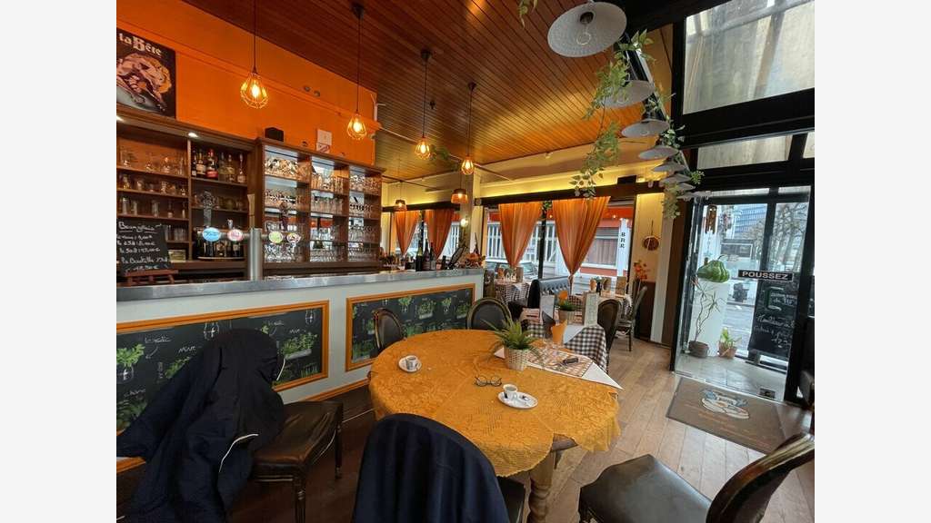 A vendre murs 121m² et appartement 56m² au Havre