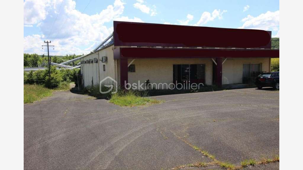 Vente local commercial 1039m² Le Lardin-St-Lazare