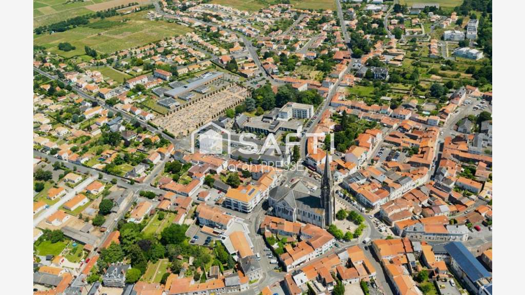 Vente local commercial 535m² au Loroux-Bottereau