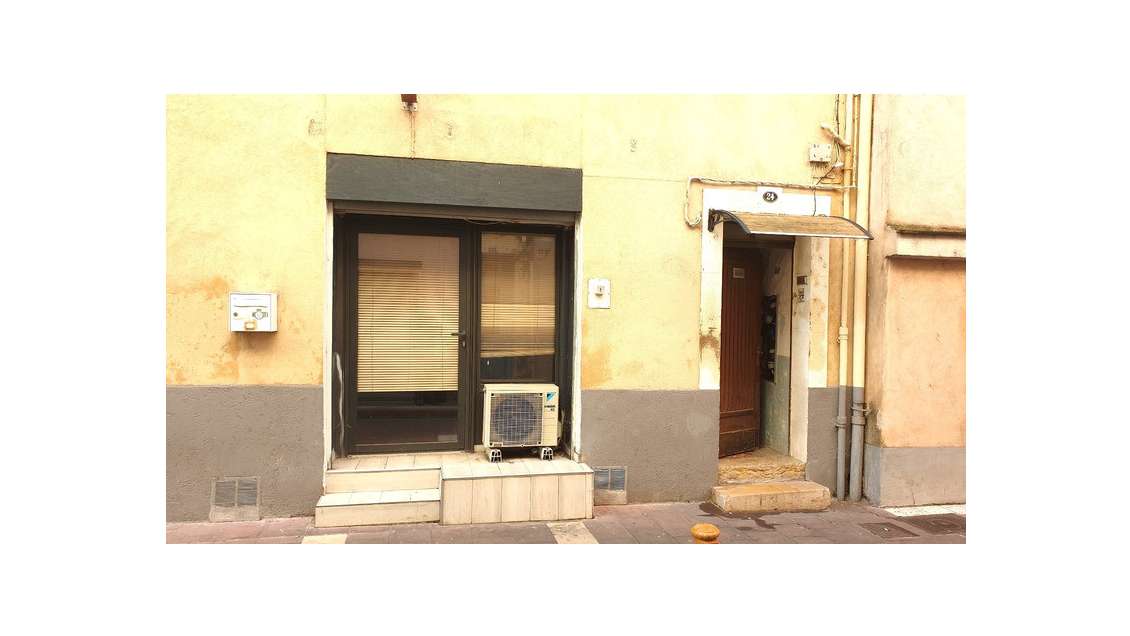 Vente local commercial rénové 42m² au Luc