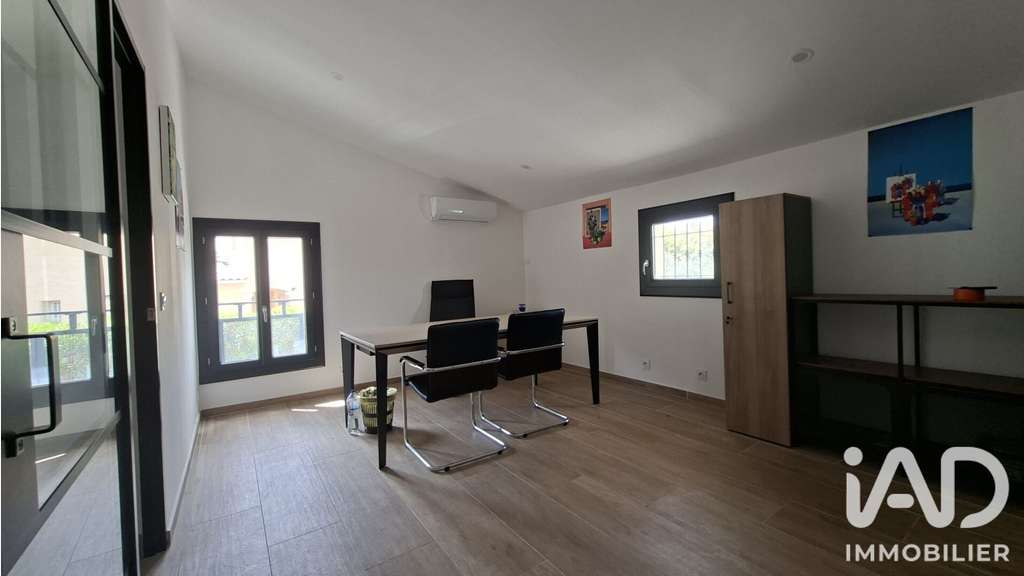 Vente hangar et bureaux 215m² Le Luc accès RD97