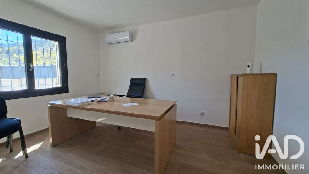 Vente hangar et bureaux 215m² Le Luc accès RD97