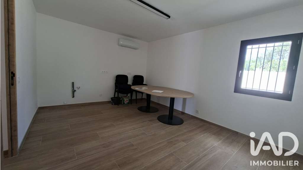 Vente hangar et bureaux 215m² Le Luc accès RD97