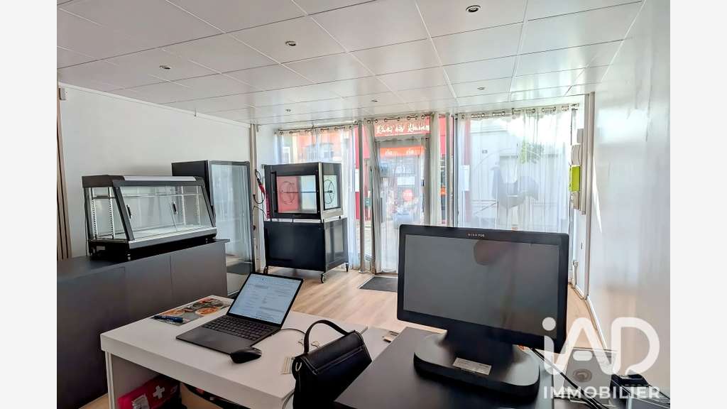 Cède bail local cial 46m² au Malesherbois