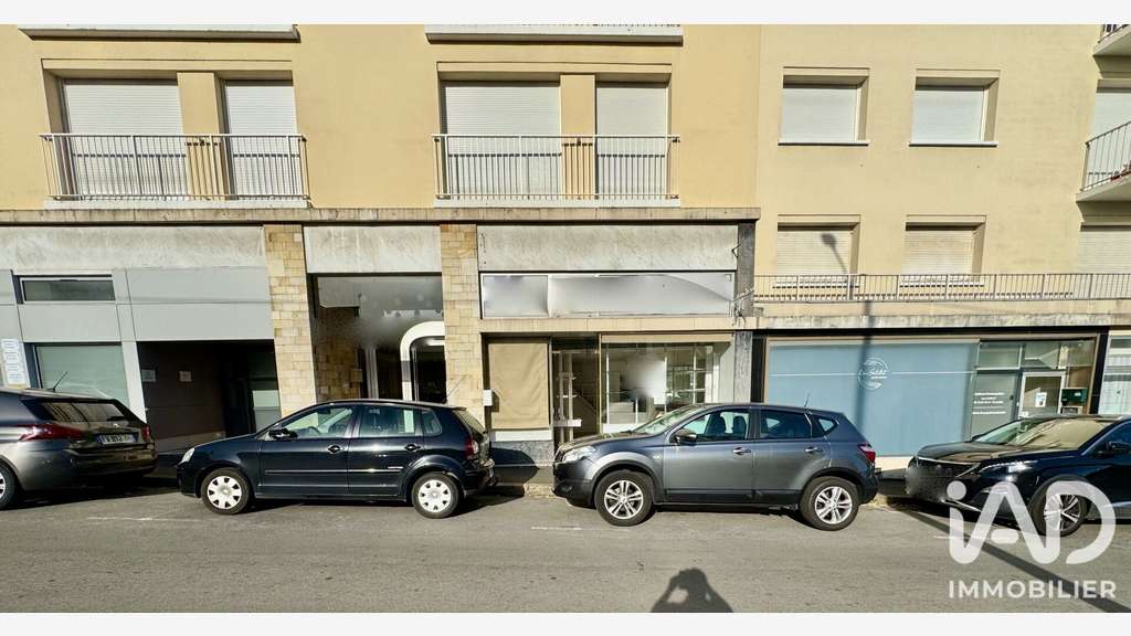Vente local commercial 71m² aux Maillets au Mans