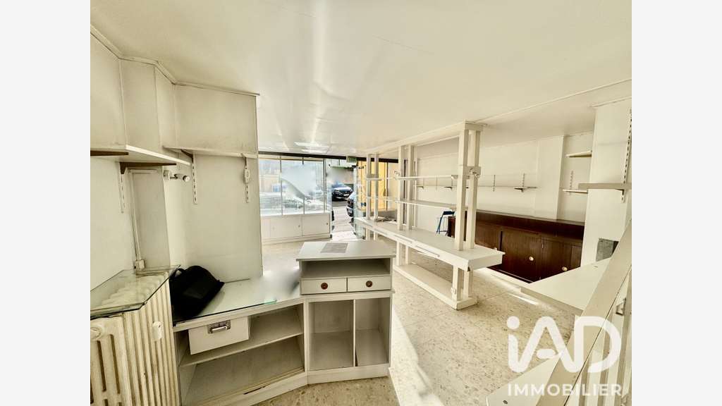 Vente local commercial 71m² aux Maillets au Mans