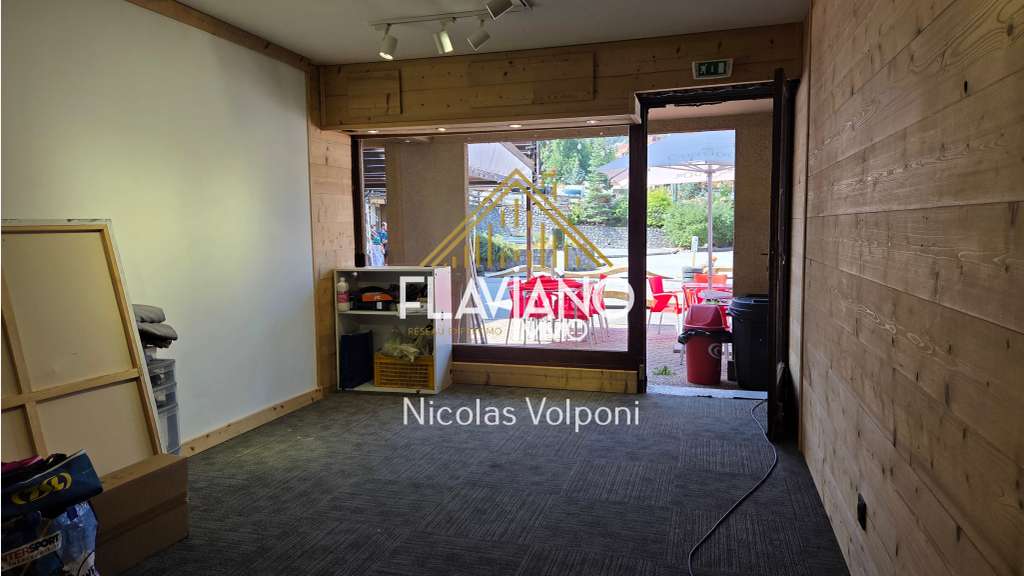 Vente local commercial 45m² secteur Le Sauze