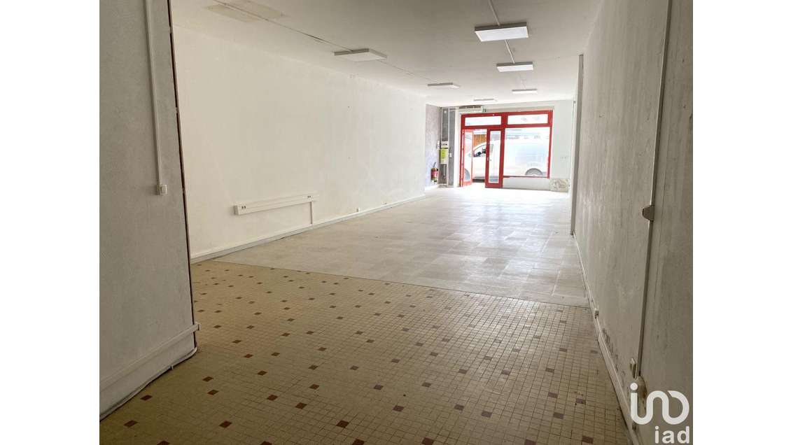 Murs commerciaux à Lembeye