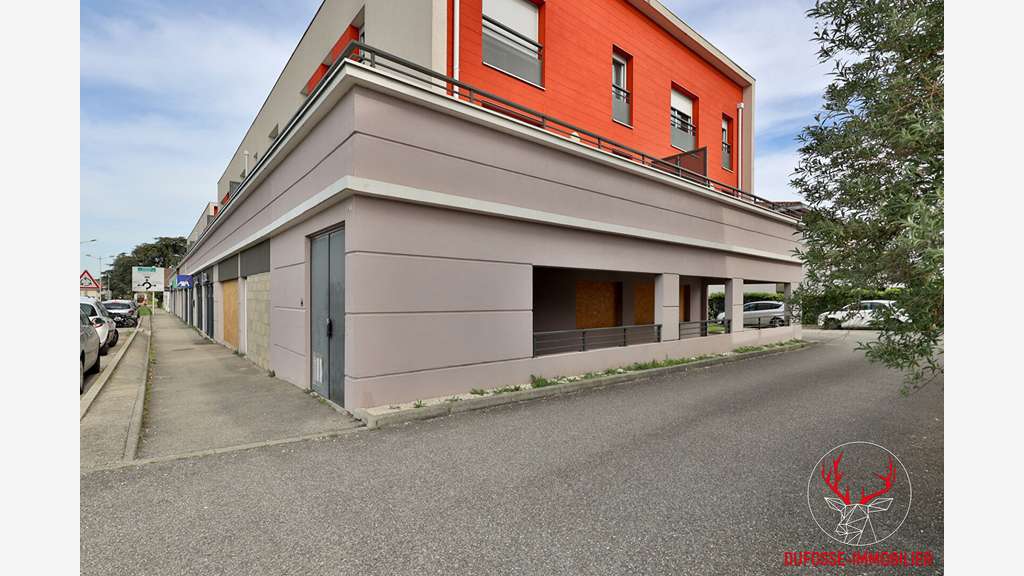 LENTILLY RN7 - Local commercial 200 m² à fort p