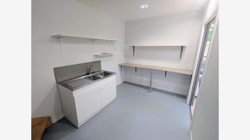 Vente local commercial de 67m² au cœur de Léré