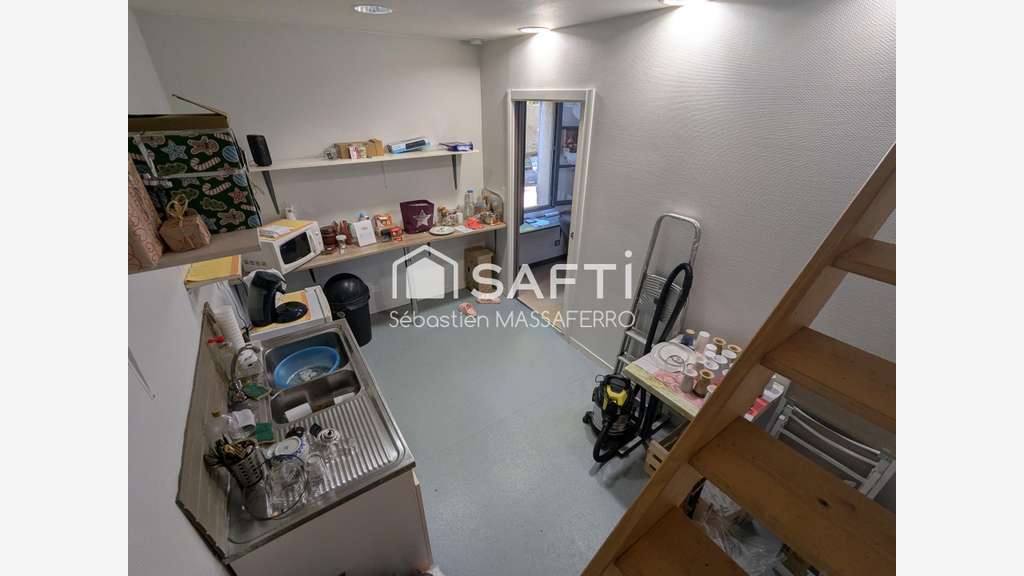 Vente local commercial de 67m² au cœur de Léré