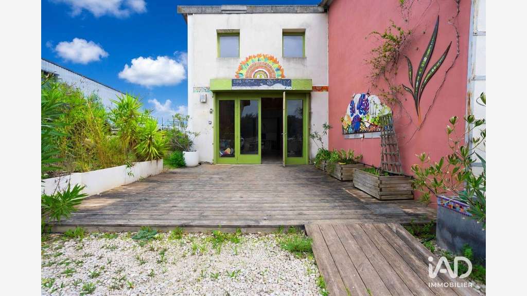 Vente local commercial 90m² à Les Angles
