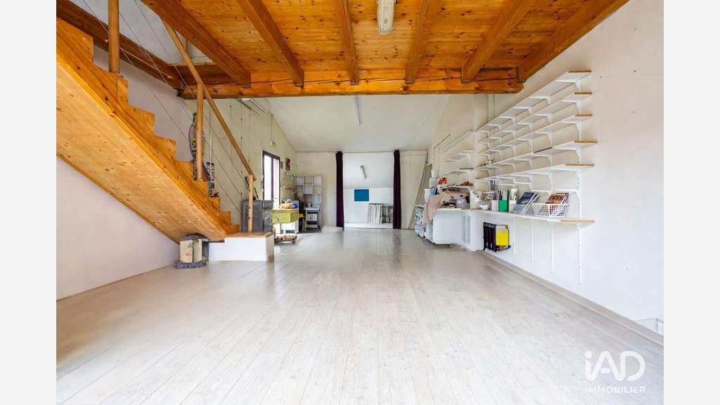 Vente local commercial 90m² à Les Angles