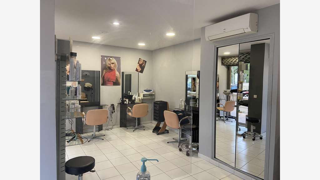 Cède local commercial 40m² avec vitrine les Angles