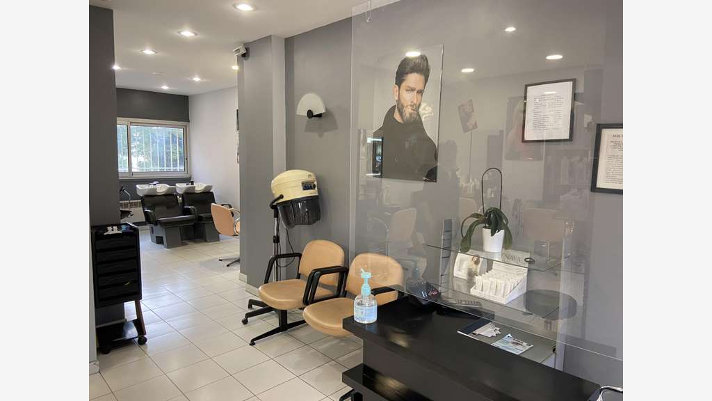 Cède local commercial 40m² avec vitrine les Angles