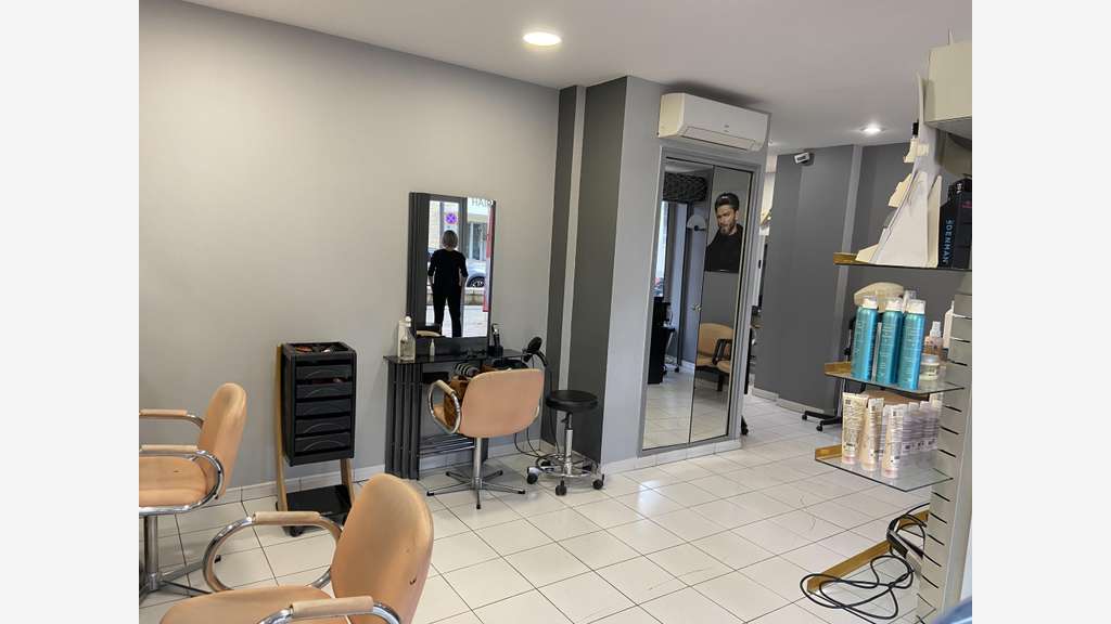 Cède local commercial 40m² avec vitrine les Angles