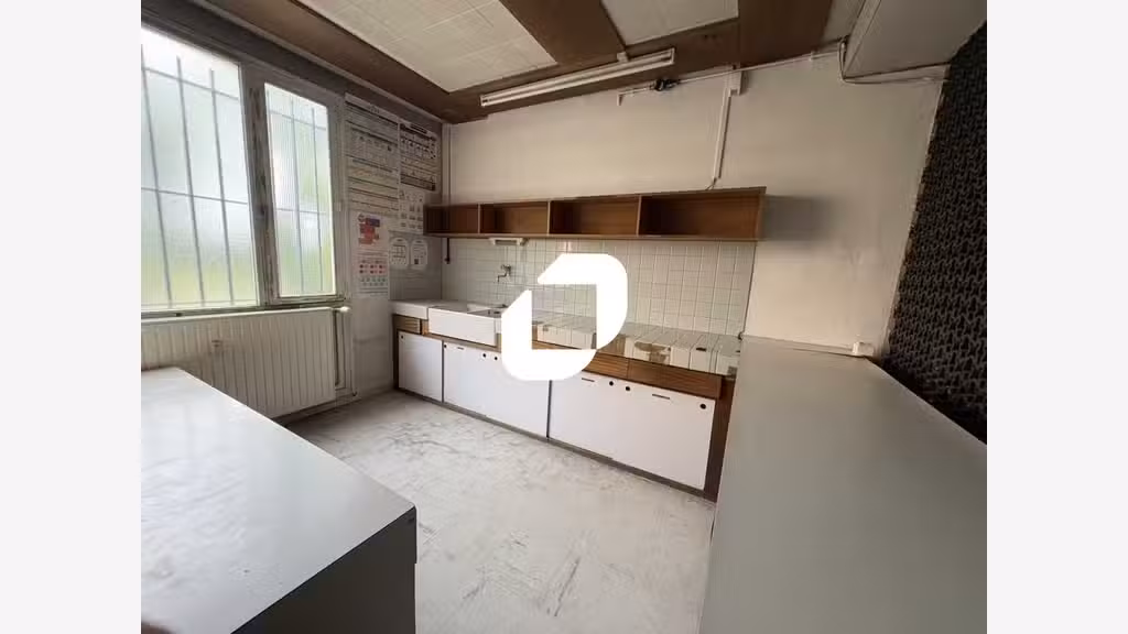 Vente Local commercial 166m² Les clayes sous bois