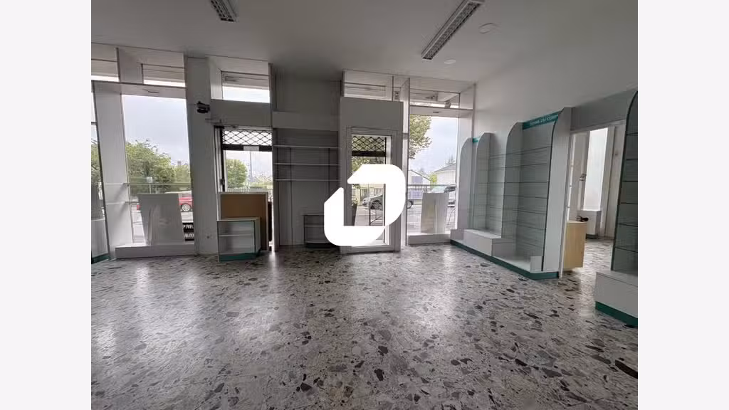 Vente Local commercial 166m² Les clayes sous bois