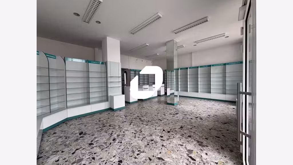 Vente Local commercial 166m² Les clayes sous bois