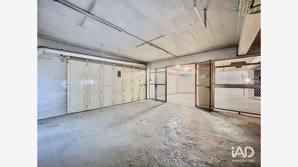 Vente murs commerciaux à Les Lilas