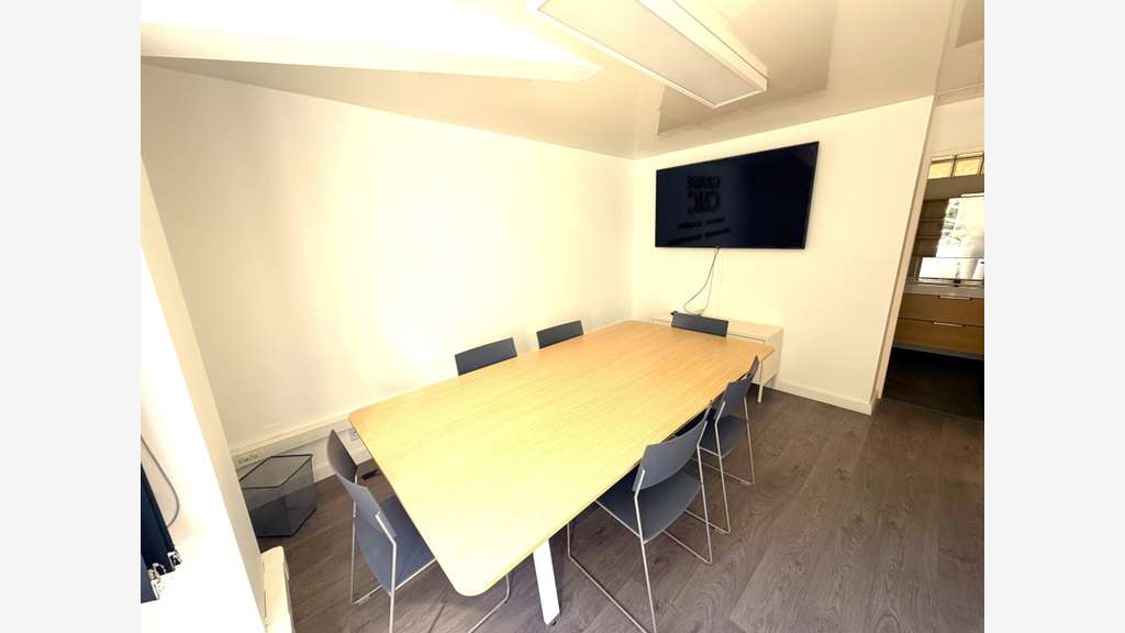 AV bureaux 170m² à Six Fours Empl. N°1 axe passant