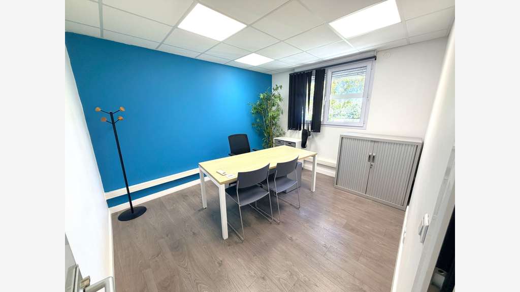 AV bureaux 170m² à Six Fours Empl. N°1 axe passant
