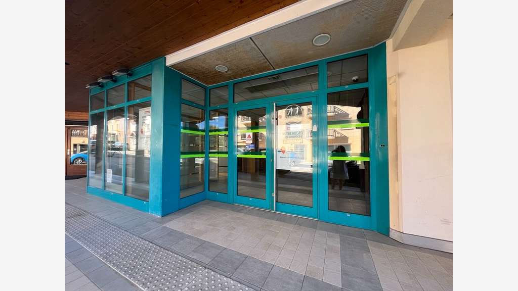 Vente local commercial  237m² Les Rousses