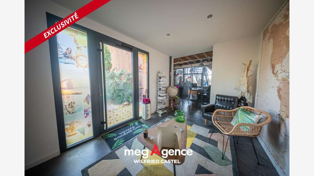 Vente ensemble immobiliers 2200m² aux Sables